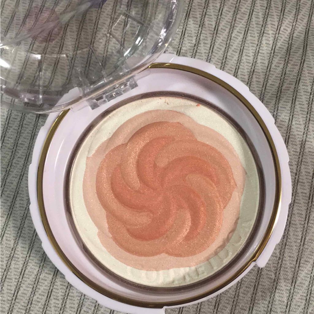 スマイルアップチークス/コフレドール/パウダーチークを使ったクチコミ（2枚目）