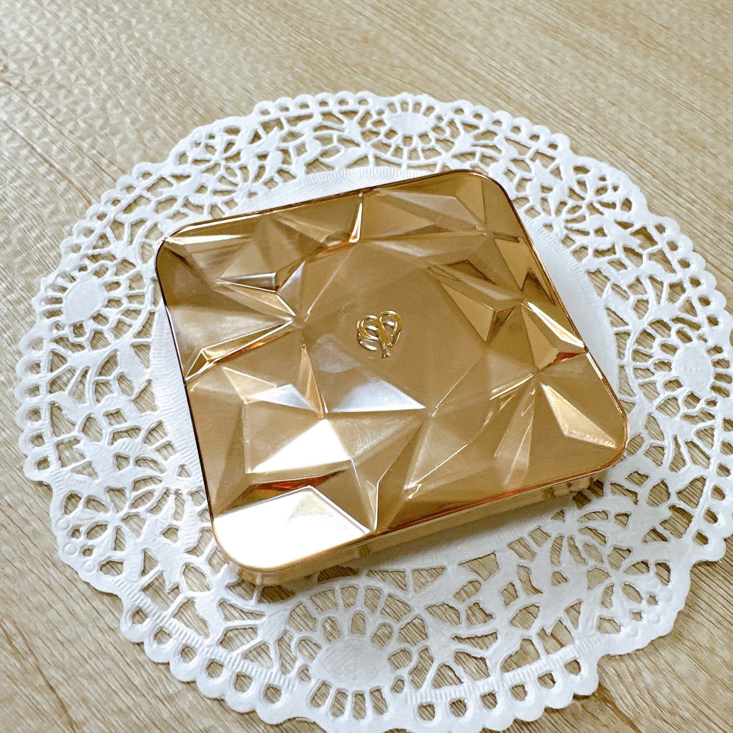 ル・レオスールデクラ /クレ・ド・ポー ボーテ/パウダーハイライトを使ったクチコミ(2枚目)