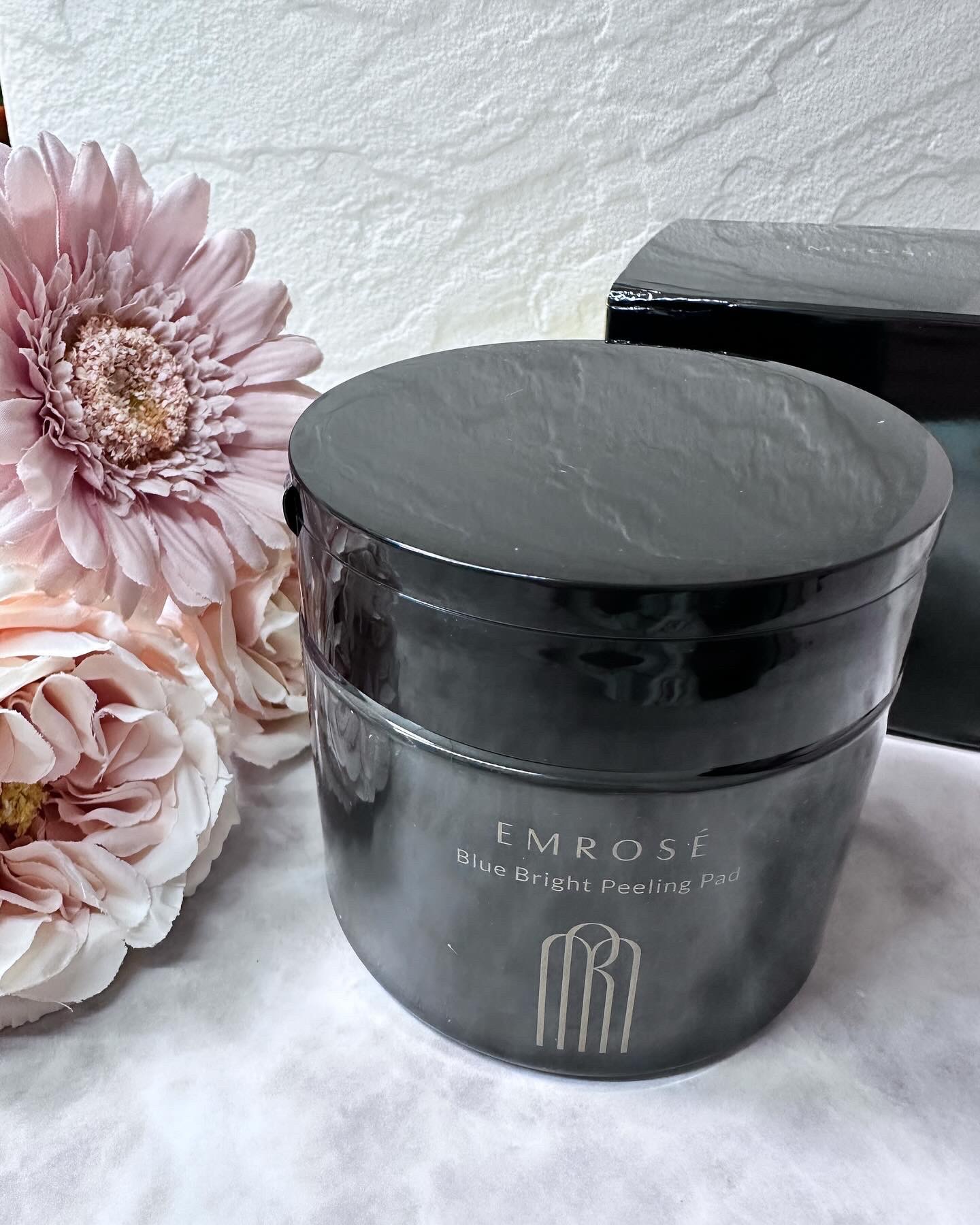 ブルーブライトピーリングパッド/EMROSÉ/トナーパッドを使ったクチコミ（1枚目）