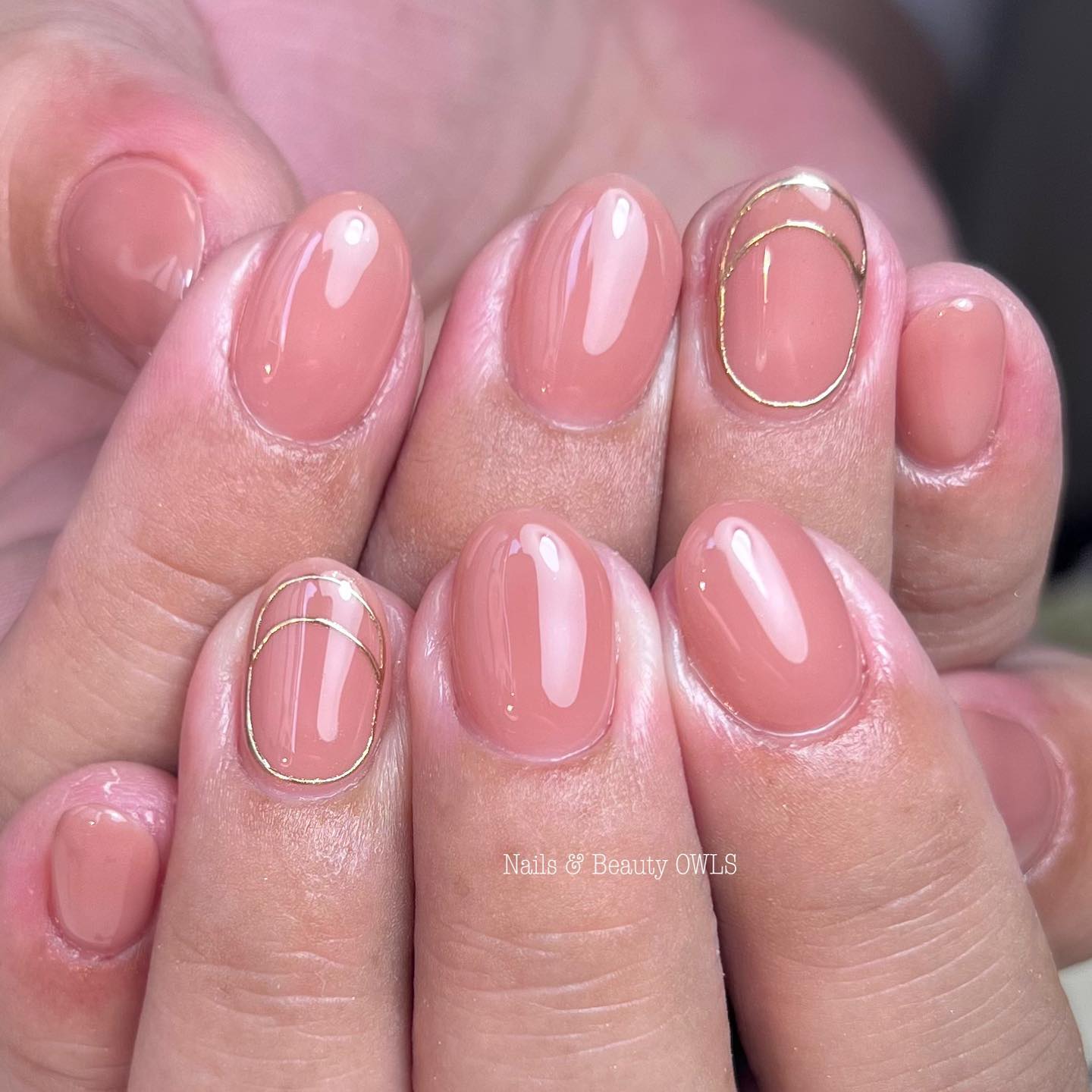 #個性的ネイル,#個性派ネイル,#シンプルネイル,#フレンチネイル,#オフィスネイル,#ワンカラーネイル,#囲みフレンチネイルのネイルデザイン