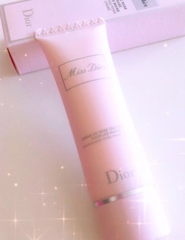 Dior ミス ディオール ハンド クリームのクチコミ「❤︎Dior ミス ディオール ハンド クリーム❤︎

プレゼントで頂きました🎁

少しピンク.....」（2枚目）