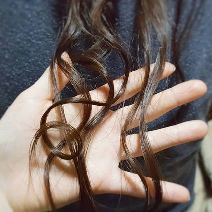 URUMIE デザインヘアバーム レモングリーンのクチコミ「株式会社イースマイルさんの
「URUMIE デザインヘアバーム レモングリーン」
を使用してみ.....」(3枚目)