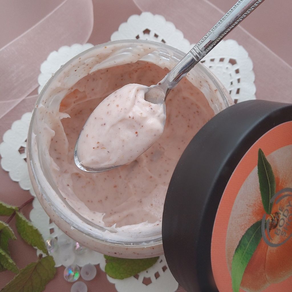 ボディスクラブ ヴィンヤードピーチ/THE BODY SHOP/ボディスクラブを使ったクチコミ(2枚目)