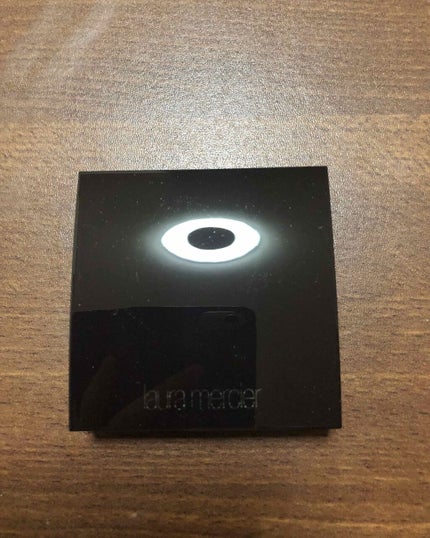 マットラディアンス ベイクドパウダー ハイライト01/ローラ メルシエ/パウダーハイライトを使ったクチコミ(1枚目)