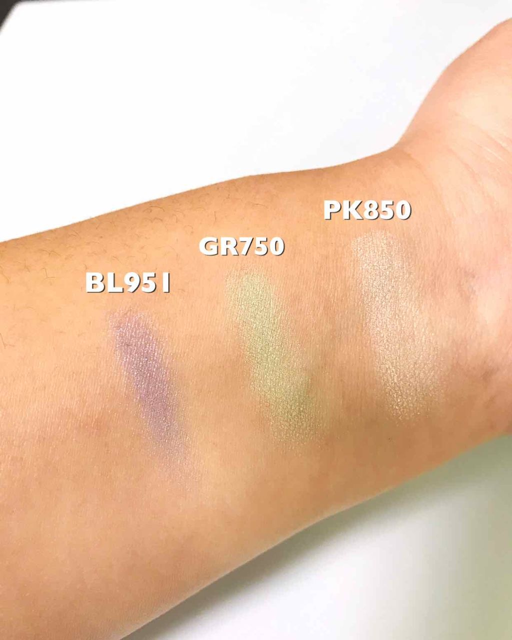 AQ MW シングル アイシャドウ/DECORTÉ/単色アイシャドウを使ったクチコミ（3枚目）