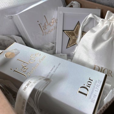 Dior ジャドール パルファン ドーのクチコミ「先に言います
私今までジャドール買ったことないんです
香水オタクの私がたった1度も
⁡
ジャド.....」（2枚目）