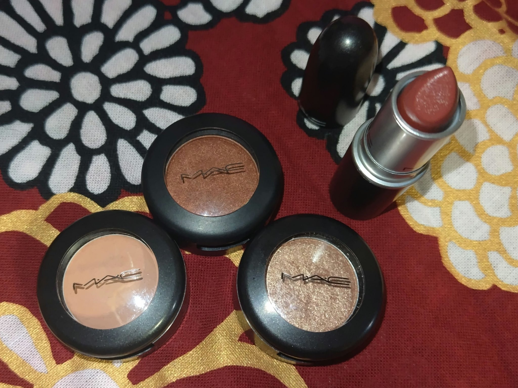 スモール アイシャドウ/M・A・C/単色アイシャドウを使ったクチコミ（2枚目）