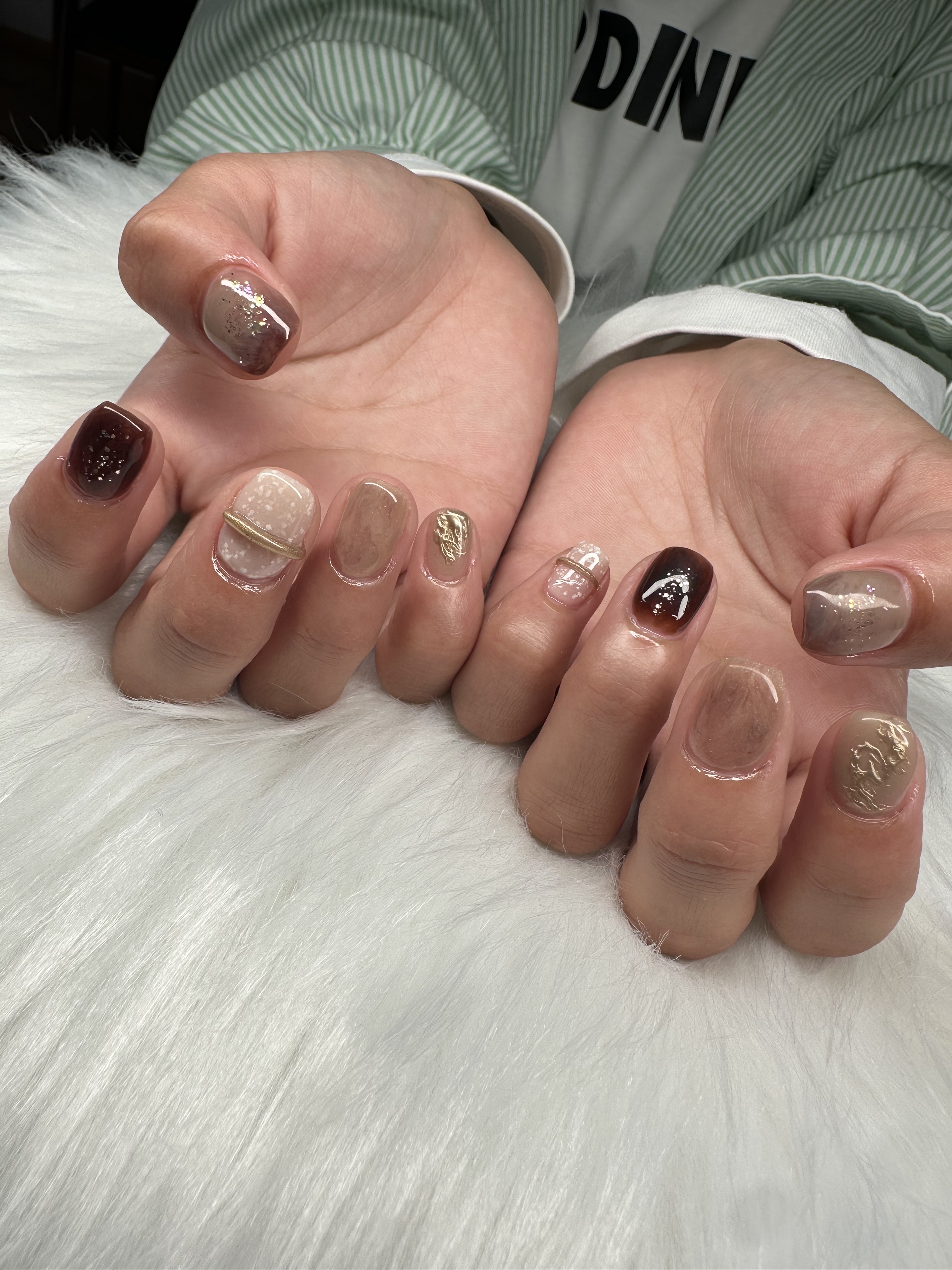 #ニュアンスネイル,#ブラウンネイル,#リングネイル,#ミラーネイルのネイルデザイン