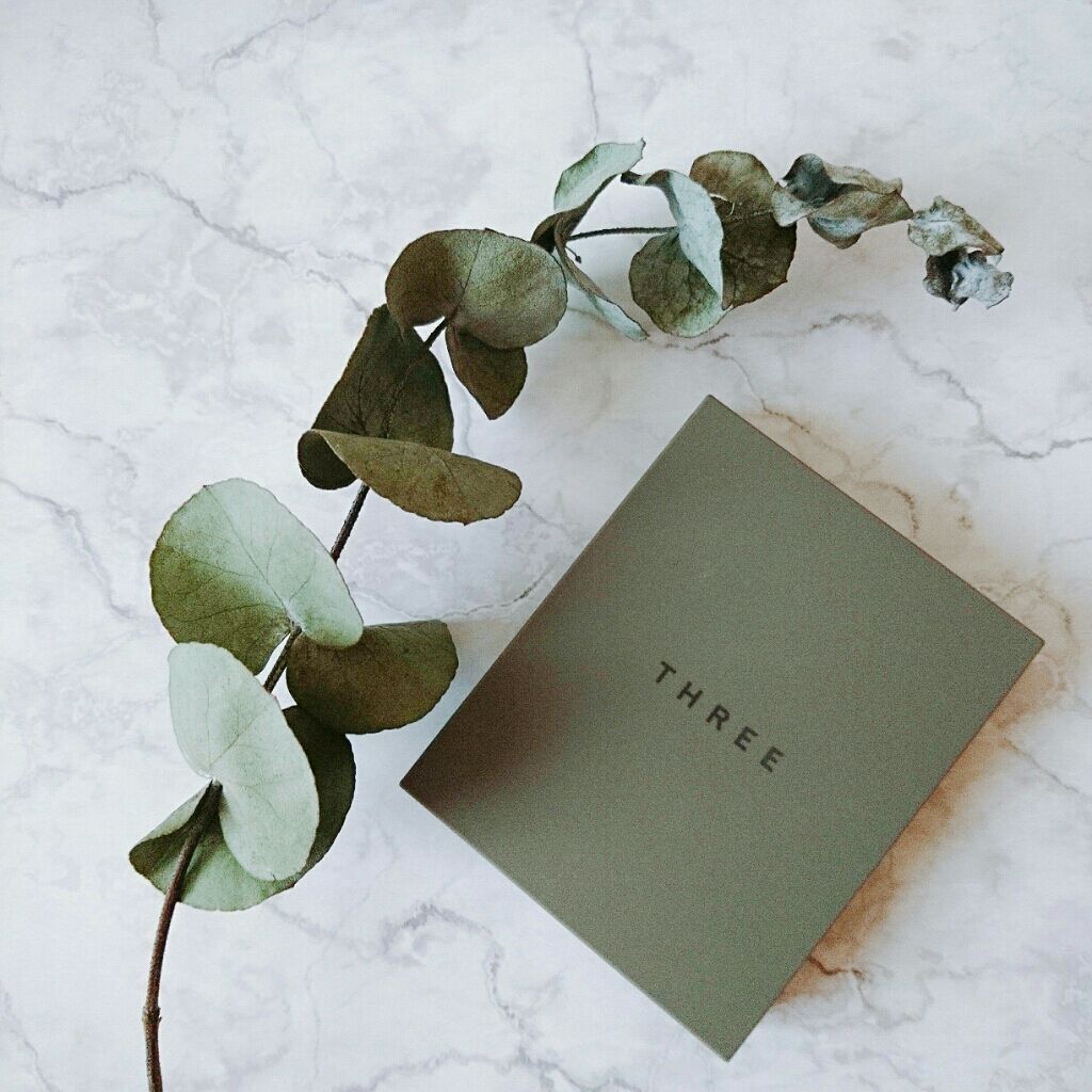 THREE シマリング グロー デュオ/THREE/クリームハイライトを使ったクチコミ(2枚目)