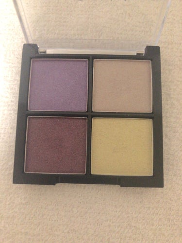 UR GLAM LUXE　4 COLORS EYESHADOW PALLET/U R GLAM/アイシャドウパレットを使ったクチコミ（2枚目）