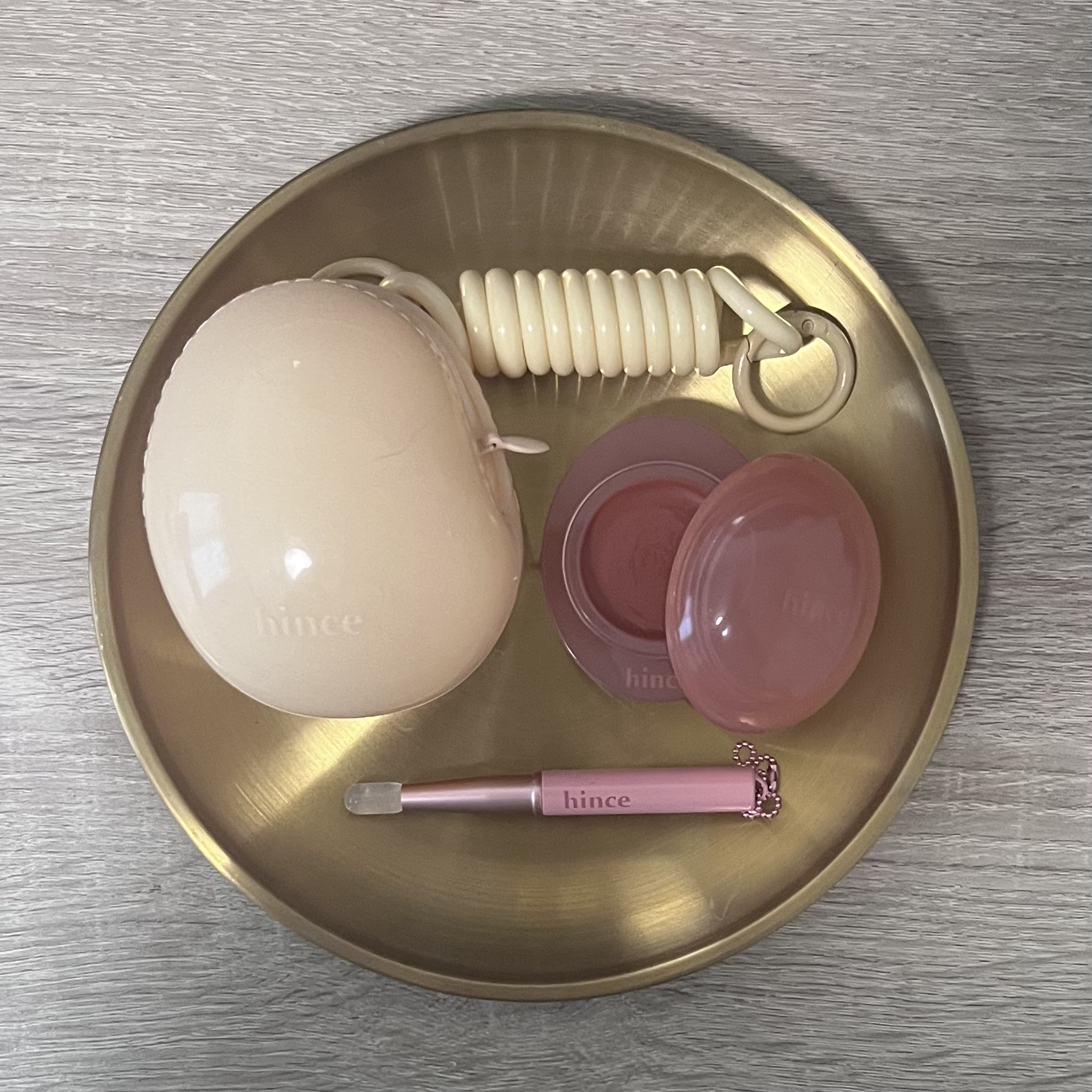 ロウグロウデューイーボール/hince/リップバームを使ったクチコミ（1枚目）