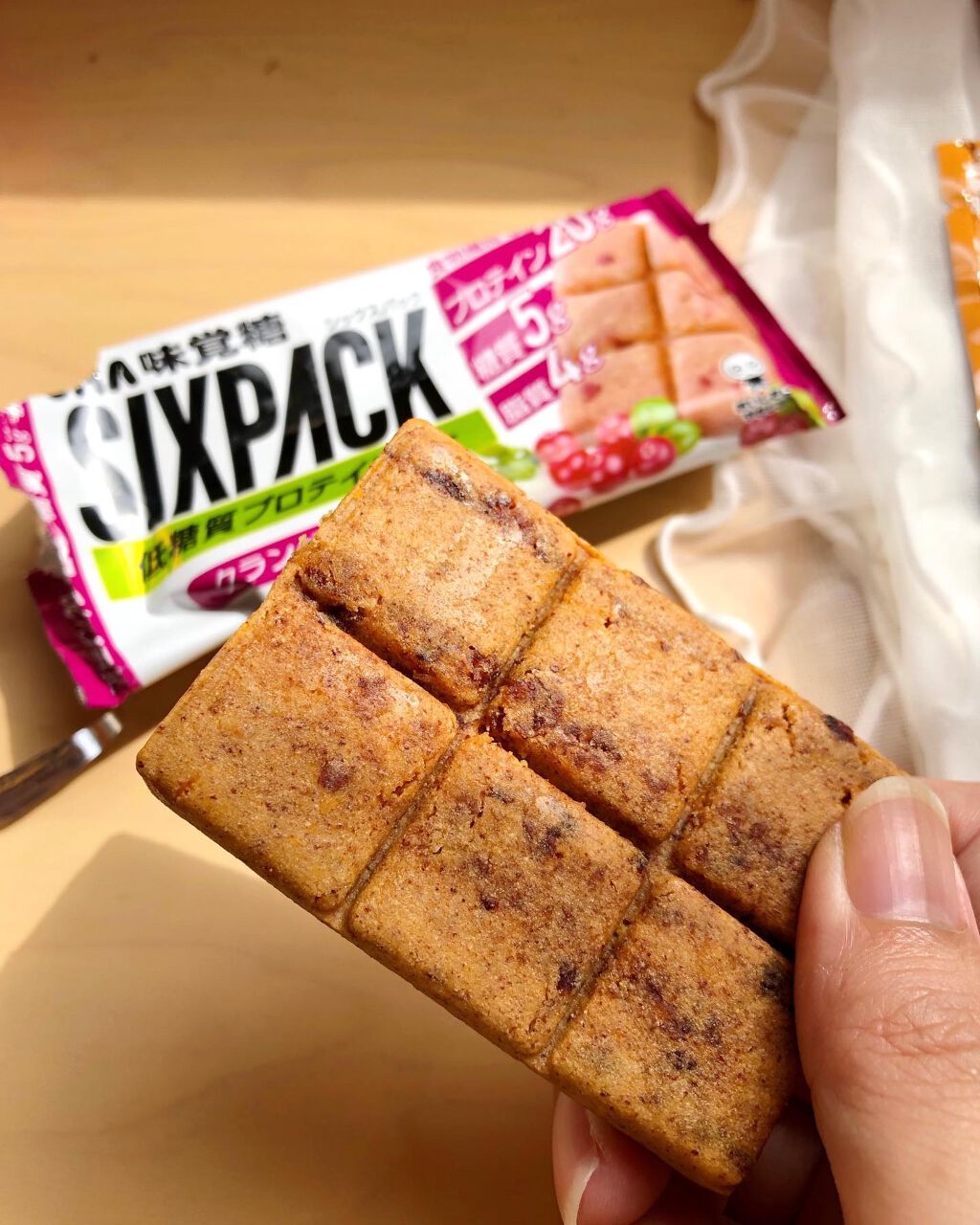 SIXPACK プロテインバー/UHA味覚糖/プロテインバーを使ったクチコミ(2枚目)