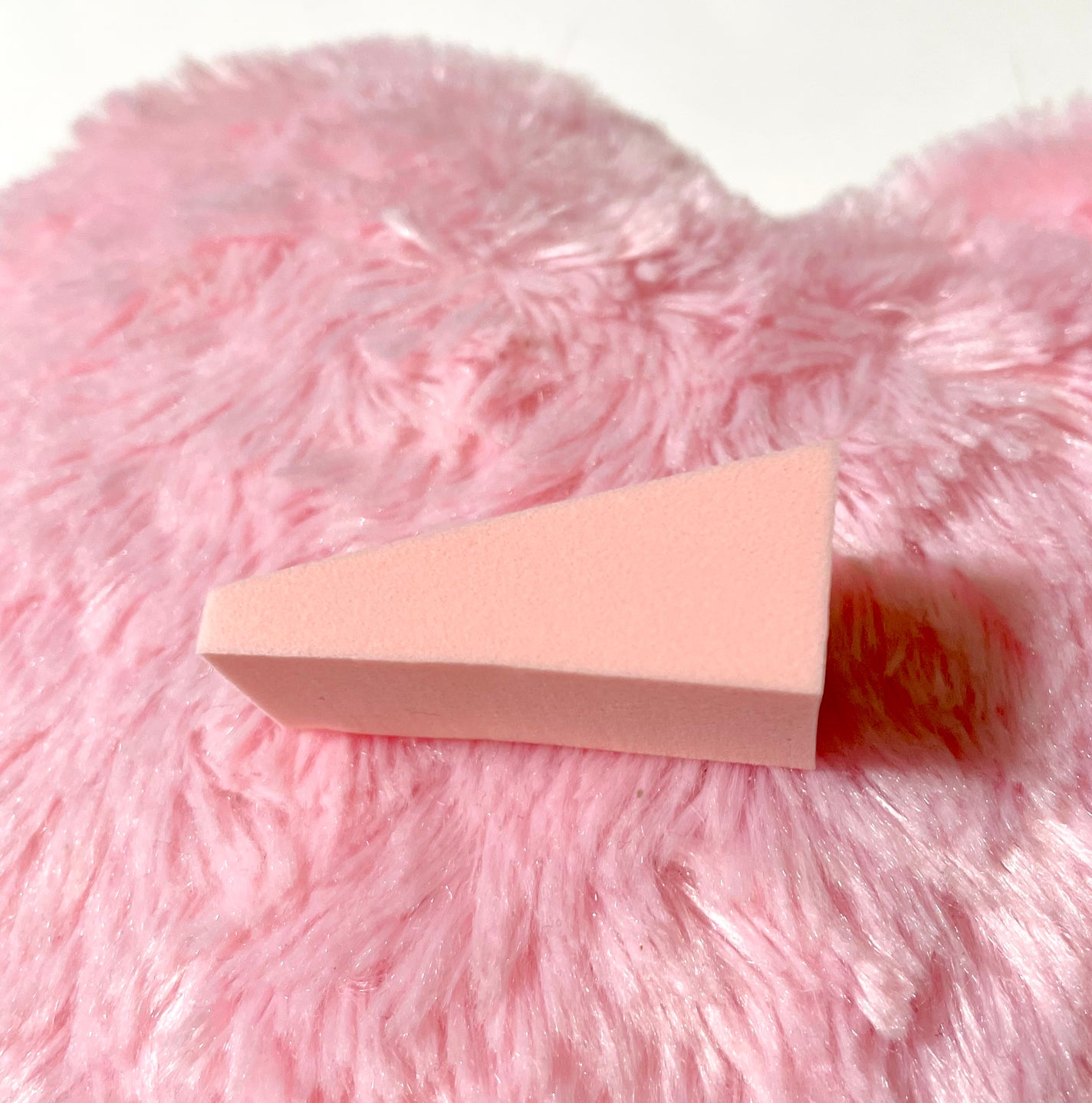 メイクアップスポンジ(バリューパック ウェッジ型 30個)/DAISO/パフ・スポンジを使ったクチコミ(3枚目)