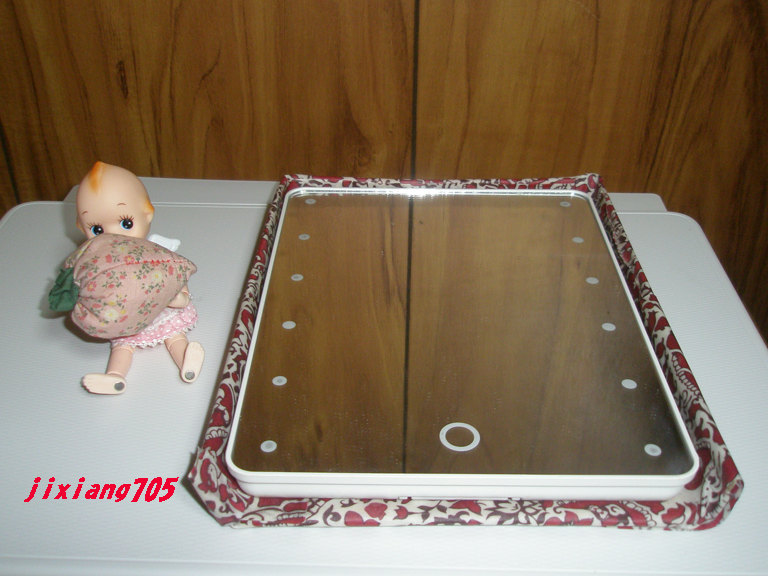 LED付ミラー(スタンドタイプ)/DAISO/その他化粧小物を使ったクチコミ（2枚目）