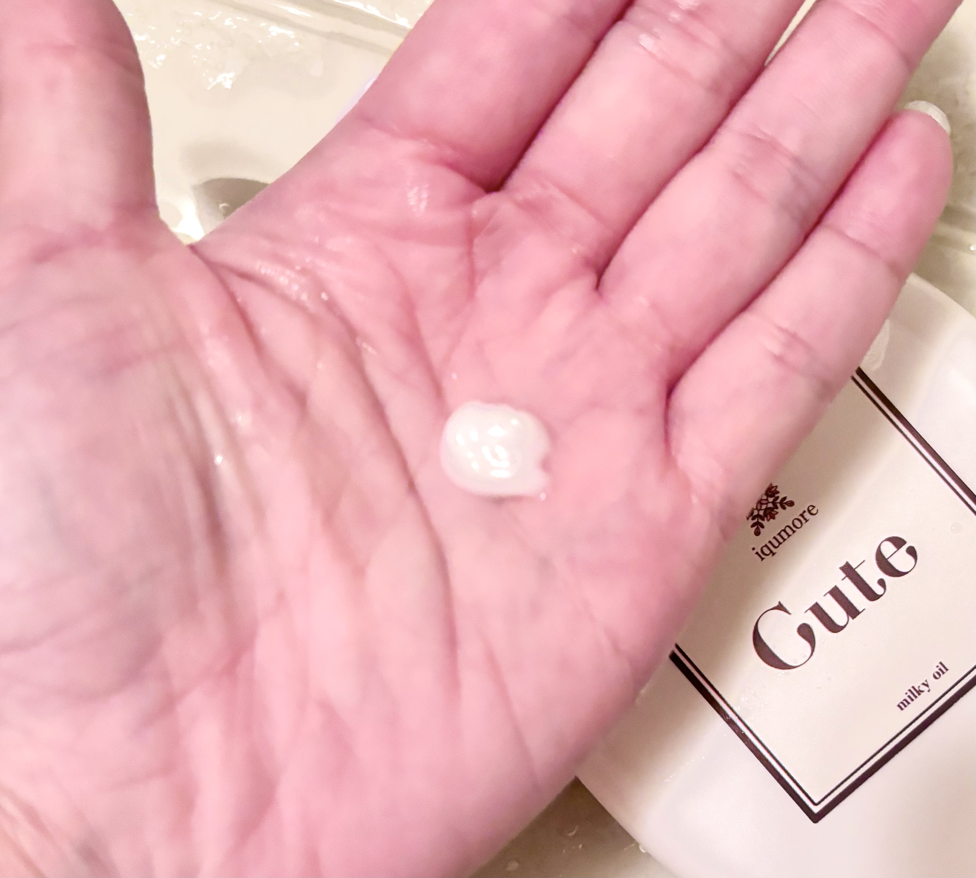 イクモアキュートミルキィオイル/iqumore/ヘアオイルを使ったクチコミ（3枚目）