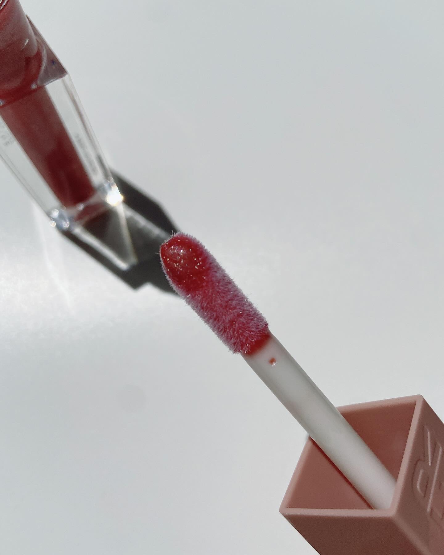 Maybelline Lifter Gloss Plumping Hydrating Lip Gloss/MAYBELLINE NEW YORK/リップグロスを使ったクチコミ（3枚目）