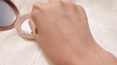 玉女桃花絹糸 プレストフェイスパウダー/花西子/プレストパウダーを使ったクチコミ（4枚目）