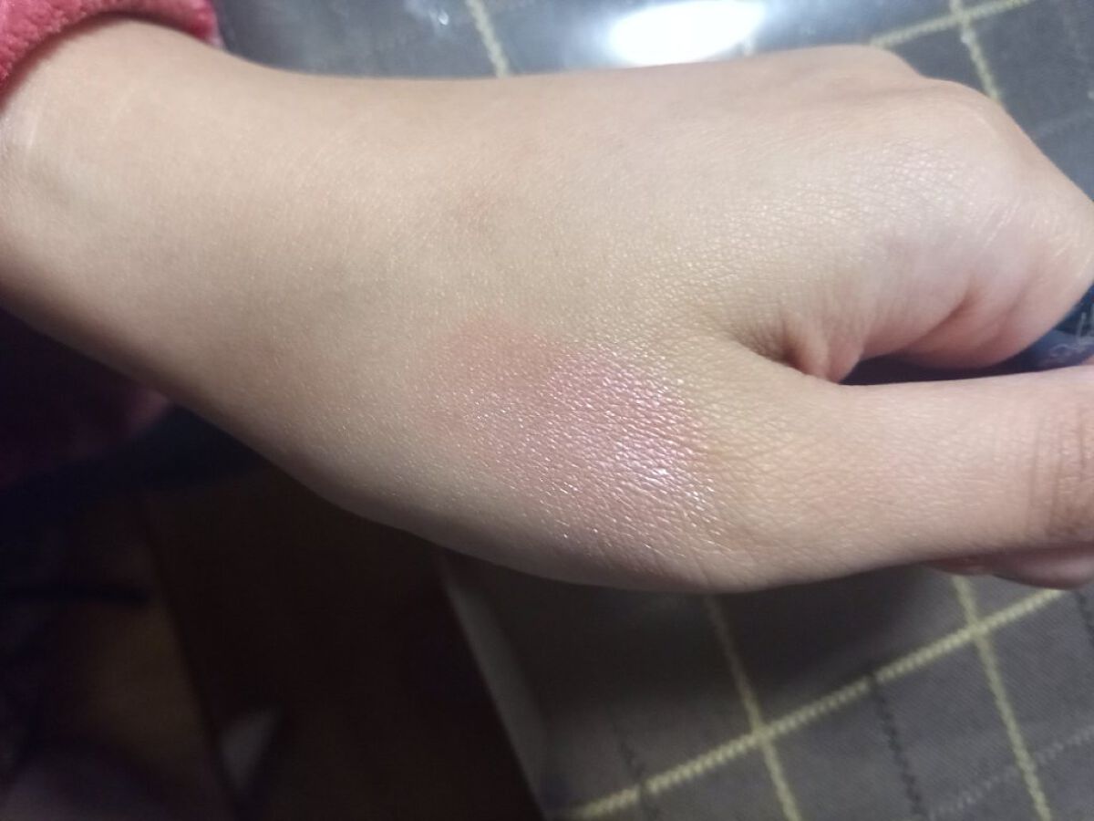 パールグロウニュアンサー/CEZANNE/パウダーハイライトを使ったクチコミ（3枚目）