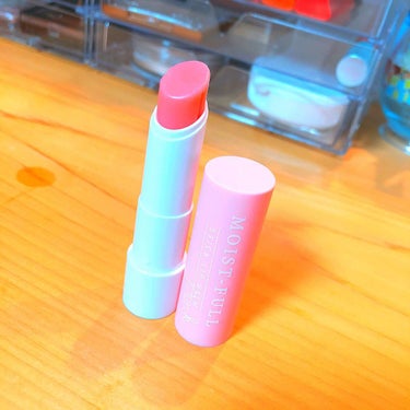 💄MISSHA  moist-full stick lip balm #ピンク 
￥９００

amazonで見つけて買いました❣️
色の感じは2枚目です！
薄いピンクですが唇に塗った感じはあんまり色はつ