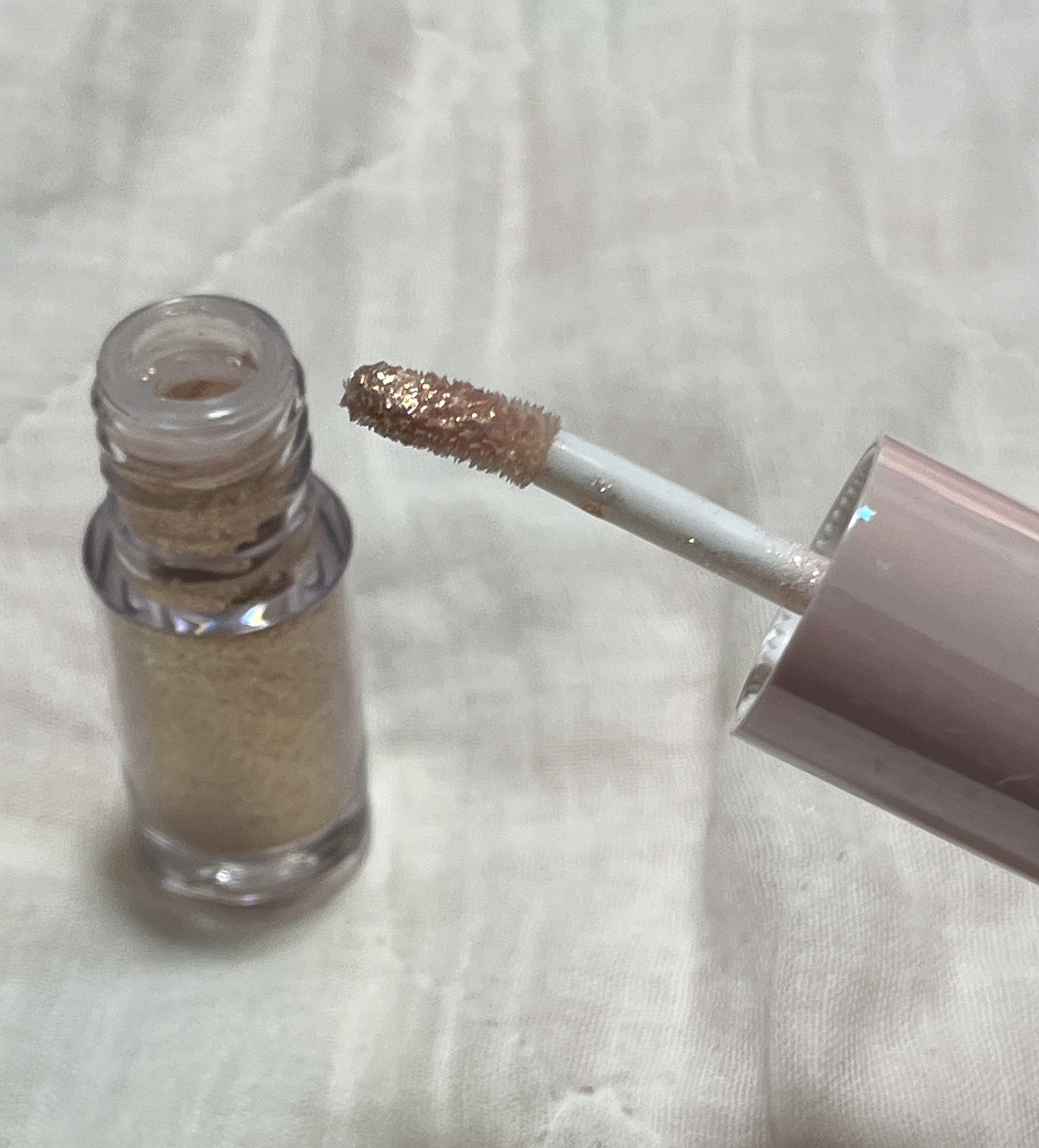 シュガー トゥインクル リキッド シャドウ/PERIPERA/リキッドアイシャドウを使ったクチコミ（2枚目）