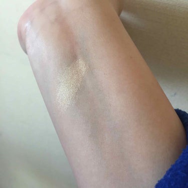 BECCA Shimmering Skin Perfector® Pressed Highlighter Miniのクチコミ「BECCA
Shimmering Skin Perfector Pressed
CHAMPAG.....」（3枚目）