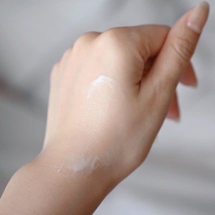 サンプロテクション ボディクリーム/レ・メルヴェイユーズ ラデュレ/日焼け止めクリームを使ったクチコミ(4枚目)