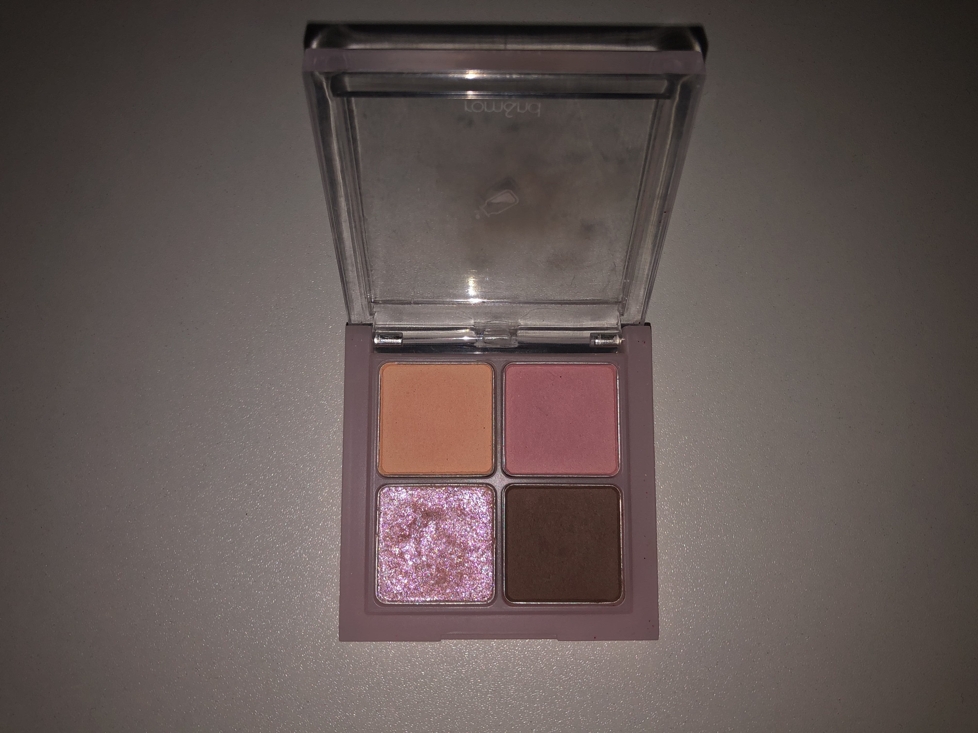 マイフェイブピースアイシャドウ 04 パンジー(PANSY)/HOLIKA HOLIKA/単色アイシャドウを使ったクチコミ（3枚目）