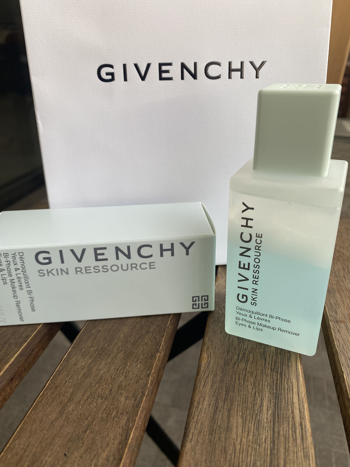 スキン リソース アイ＆リップ メイクアップ リムーバー/GIVENCHY/ポイントメイクリムーバーを使ったクチコミ（1枚目）