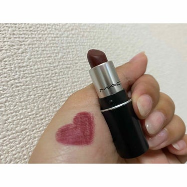 M・A・C／リップスティック　シン


リトルマック💄💗


さすがM・A・C様🙏🏼✨
発色よすぎ、、、

一度するする〜〜って
ぬるだけでこの発色、、、、
神すぎる👼🏻💕



チョコレートみたいな甘