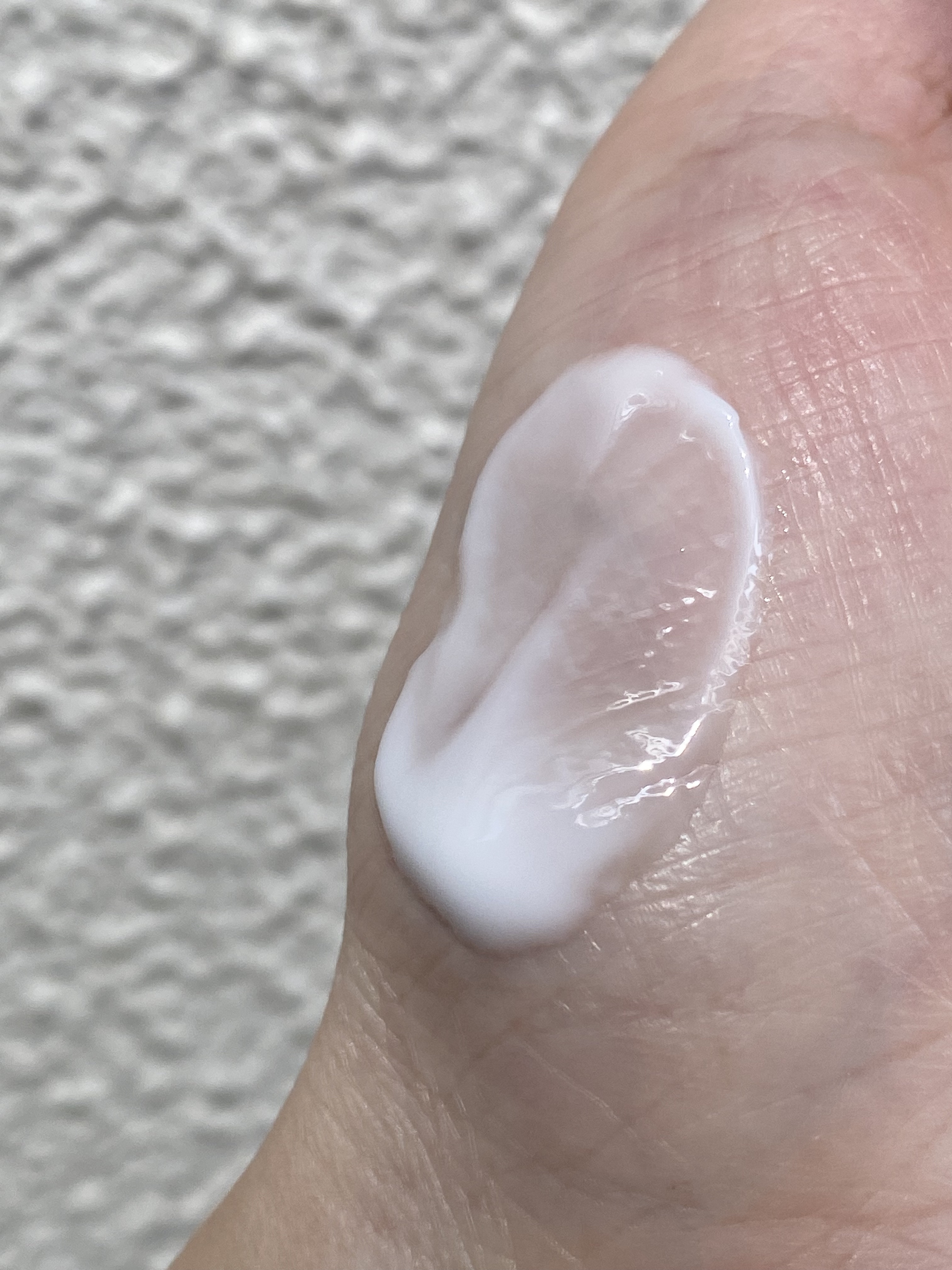 パフュームヘアエッセンス 01サンセットフリージア/JUL7ME/ヘアトリートメントを使ったクチコミ（3枚目）