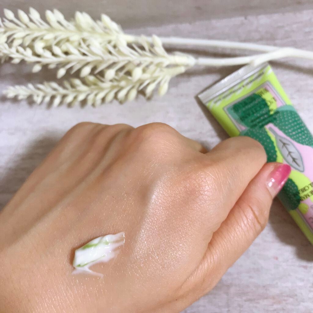 アクアカクタスヴァーベナ バイカラーハンドクリーム/L'OCCITANE/ハンドクリームを使ったクチコミ(5枚目)