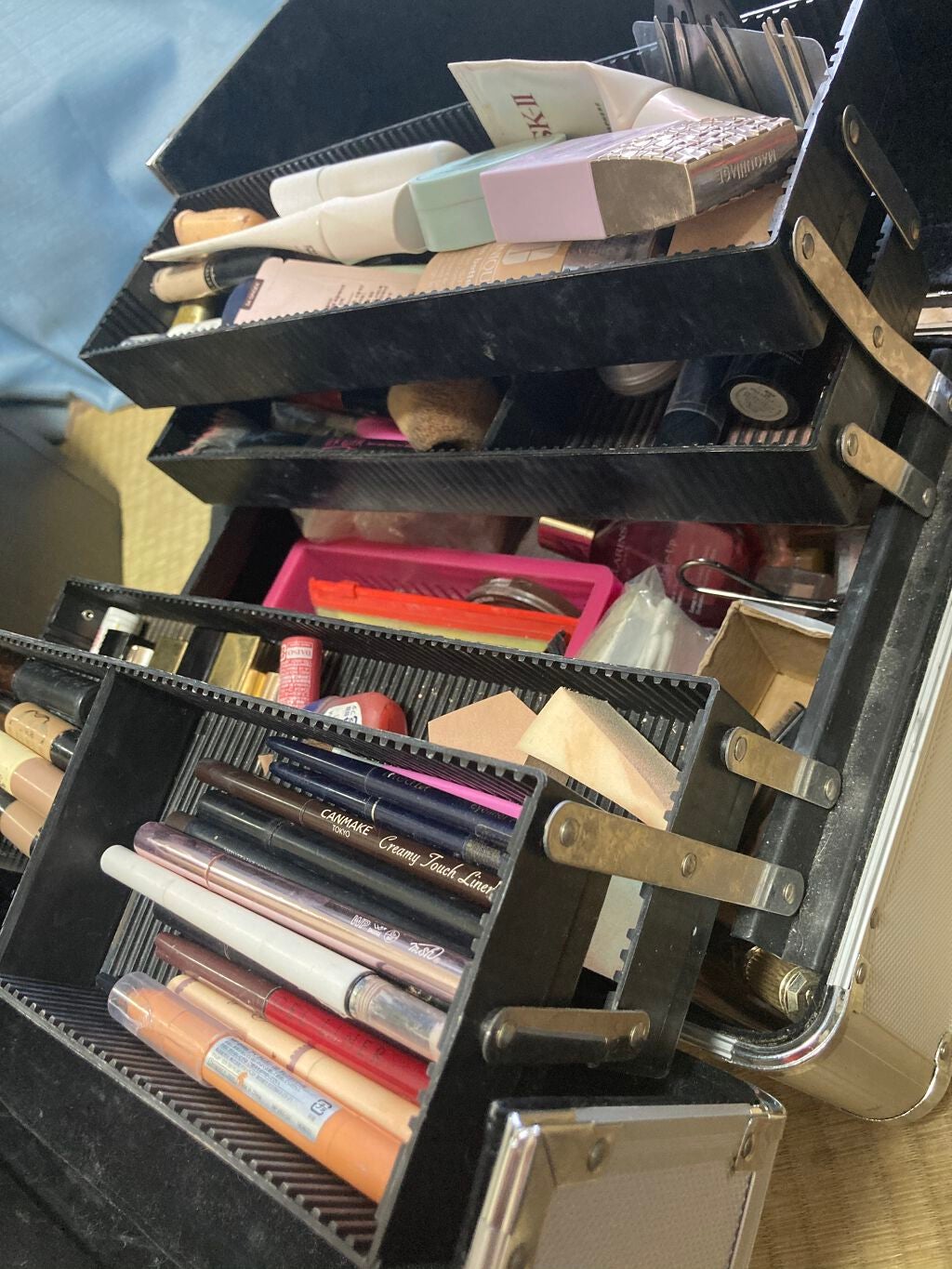 凛 on LIPS 「誰の得にもならない私のコスメ収納です🤪笑お目汚ししてしまい申し..」(2枚目)