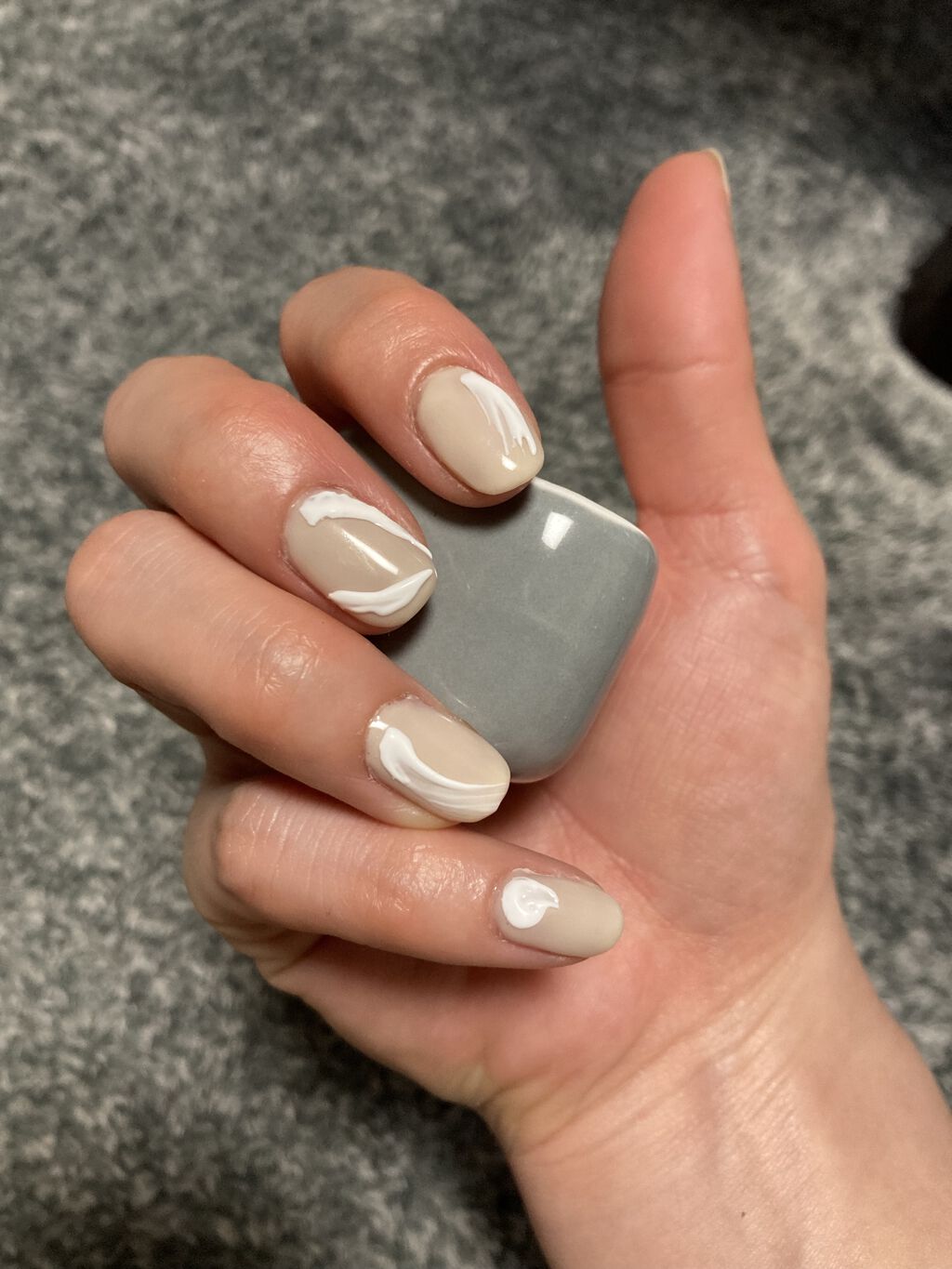 #セルフネイル,#ジェルネイル,#シンプルネイル,#ぬりかけネイル,#ベージュネイルのネイルデザイン