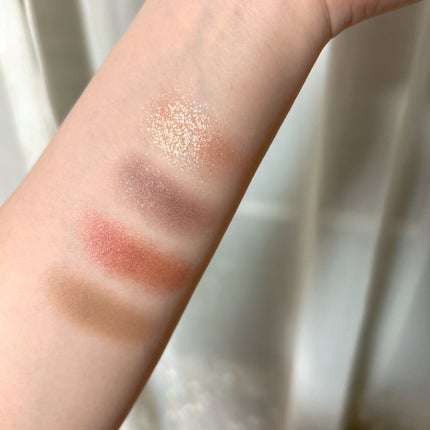 レブロン ダズル アイシャドウ クアッド/REVLON/アイシャドウパレットを使ったクチコミ(2枚目)