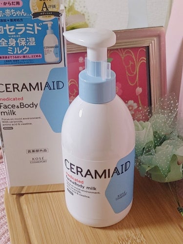 セラミエイド 薬用スキンミルク 250mL

⭐敏感肌・赤ちゃんにも使える全身保湿ミルク

手荒れ用の
保湿ローションかミルクを探していて
ドラッグストアの棚に
たくさん並んでいたので購入してみました。