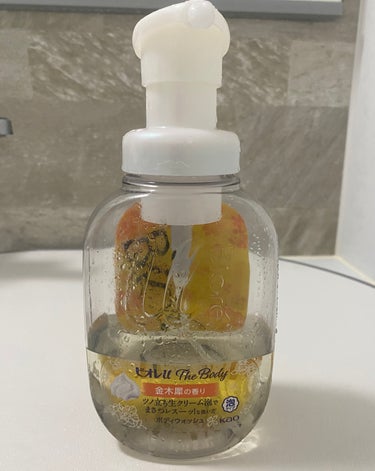 ザ ボディ 泡タイプ ボディウォッシュ 金木犀の香り 本体 540ml/ビオレu/ボディソープの画像