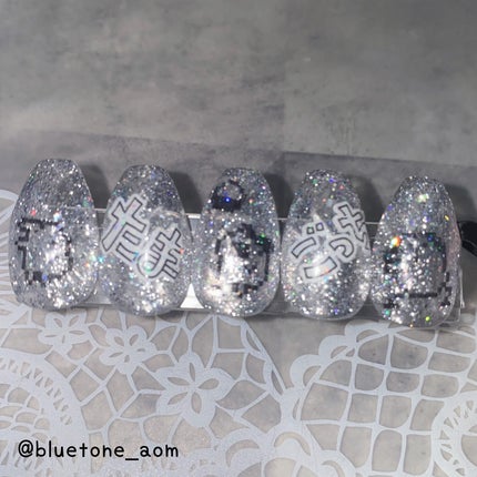 ⋆͛🦖⋆͛aomi on LIPS 「キャンドゥで発売されていたたまごっちのクリアシール使ってネイル..」(4枚目)