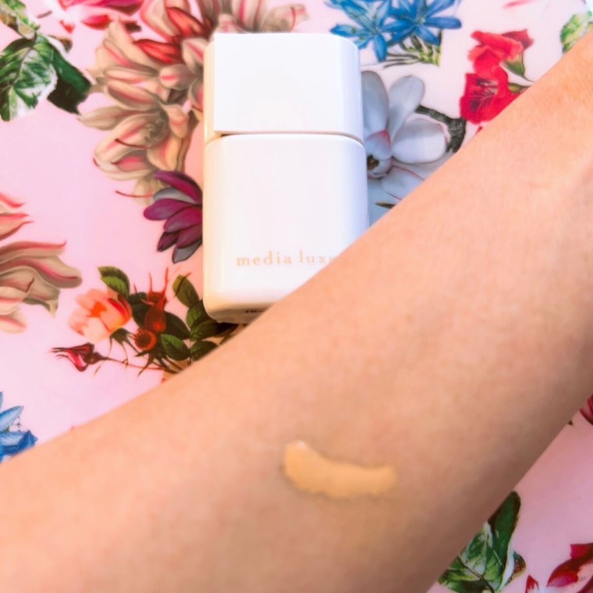 リキッドファンデーション 03 やや濃いめ/media luxe/リキッドファンデーションを使ったクチコミ（2枚目）