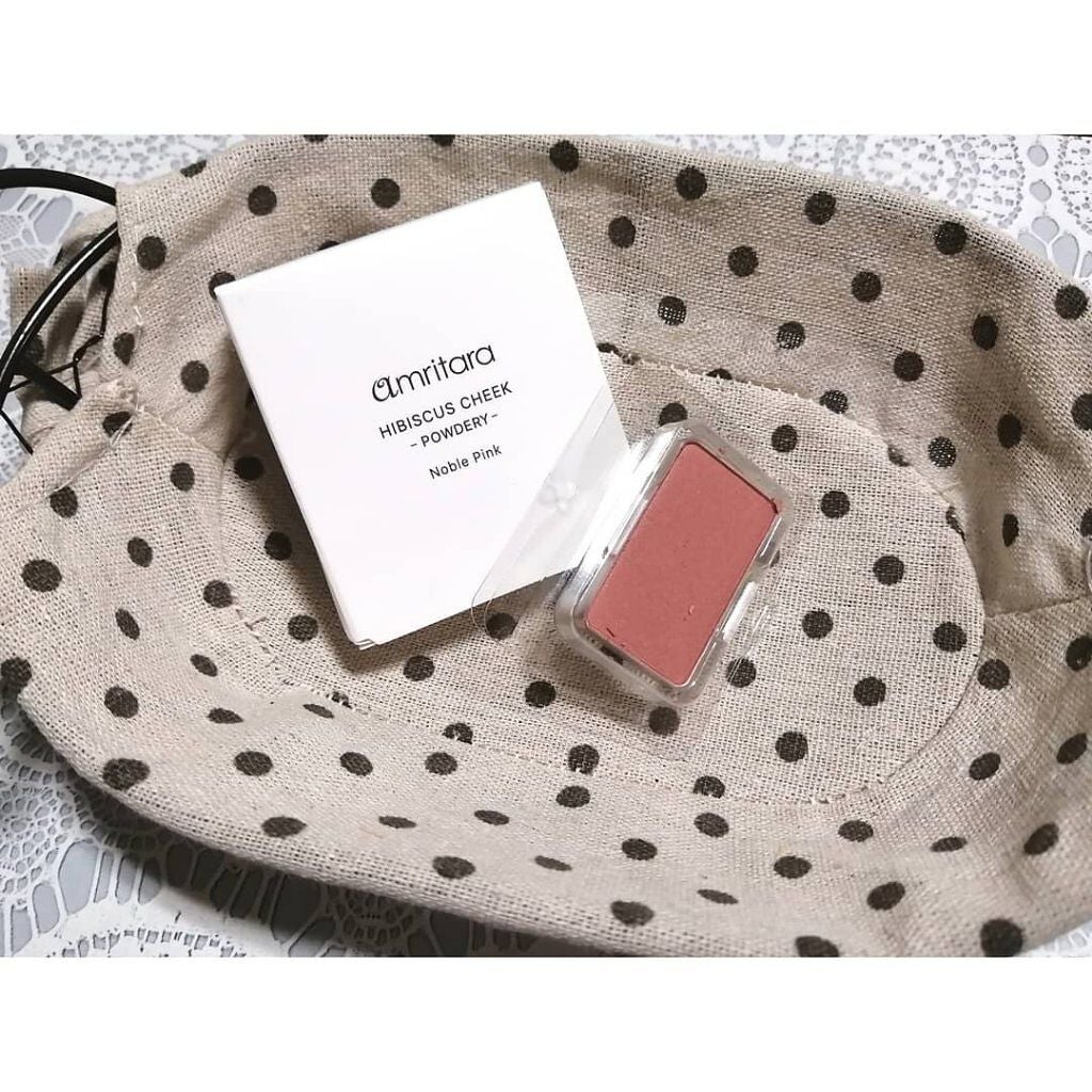 ハイビスカスチーク/AMRITARA/パウダーチークを使ったクチコミ(1枚目)