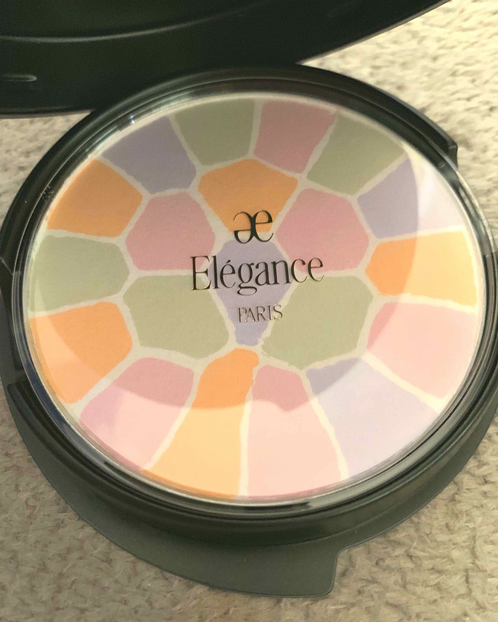 エレガンス ラ プードル オートニュアンス リクスィーズ/Elégance/プレストパウダーを使ったクチコミ（1枚目）