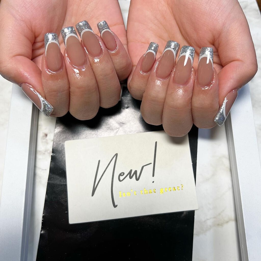 cst on LIPS 「#フレンチネイル#ラメフレンチ#シルバーネイル💅#ネイル好きな..」(1枚目)