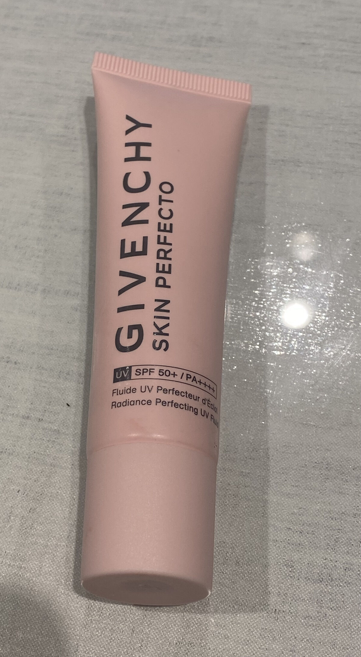 スキン PFCT UV フルイド/GIVENCHY/日焼け止めミルクを使ったクチコミ（1枚目）