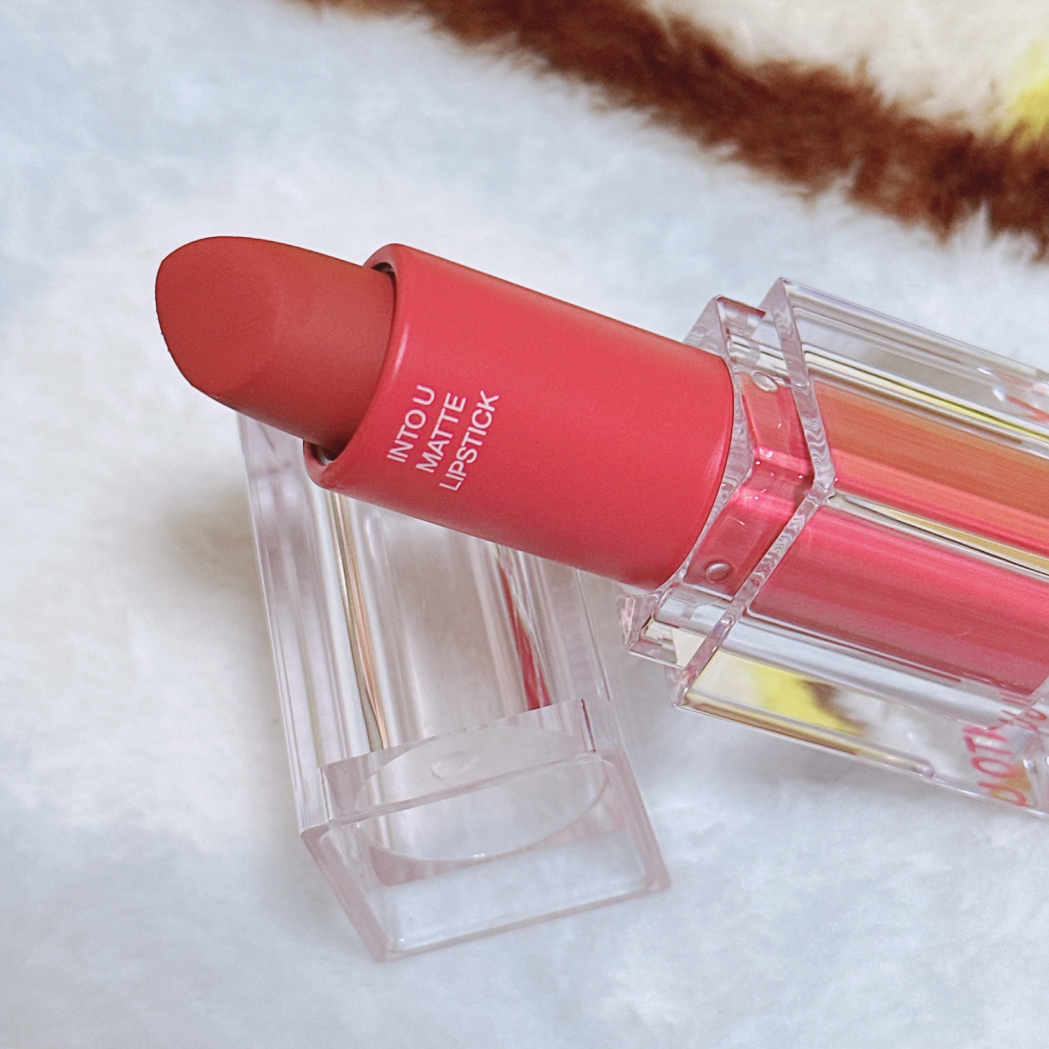 フェザーマットリップスティック/INTO U/口紅を使ったクチコミ（2枚目）