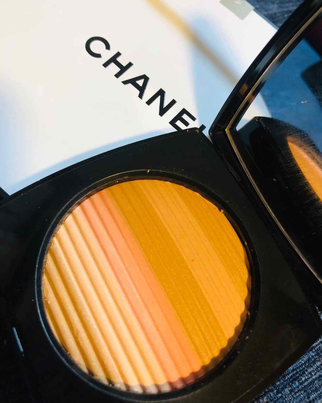 レ ベージュ アーモニー プードゥル ルミエール/CHANEL/プレストパウダーを使ったクチコミ（1枚目）