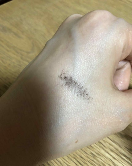 Amplitude エクストラロング マスカラのクチコミ「発売されたばかりの新しいマスカラ。
茶色03
ウォータープルーフ。
1日つけてもパンダ目にな.....」(3枚目)