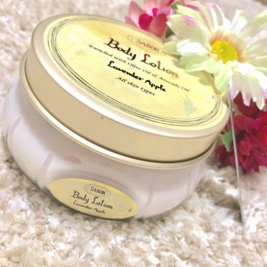 #SABON
#サボン
『ボディローション ラベンダーアップル』

これも何年もリピ買い♡
香りがものすごく落ち着きます(*´꒳`*)

ポンプタイプもあるけれど、
私はジャータイプ派です。
↑いつも無