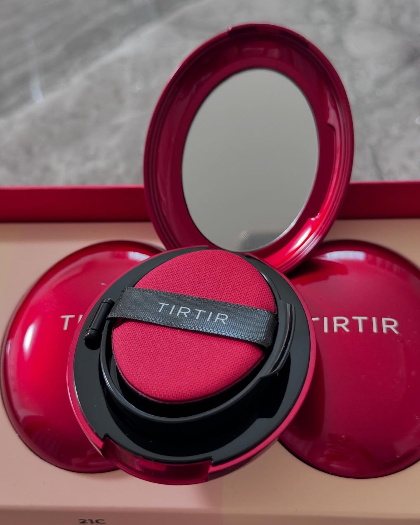 Non/フォロバ100 on LIPS 「ァンデーション塗った時、首との色の差異出てしまっていない?TI..」(4枚目)