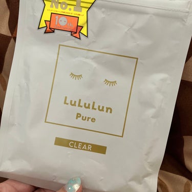 
自分のメモ用も兼ねて更新࿎♡̸᩠࿎


LuLuLun Pure
CLEAR
パッケージがホワイトのやつです！


パッケージ裏には、
『ハリツヤあふれる、クリアな肌へ導く"透明感の白"マスク』


