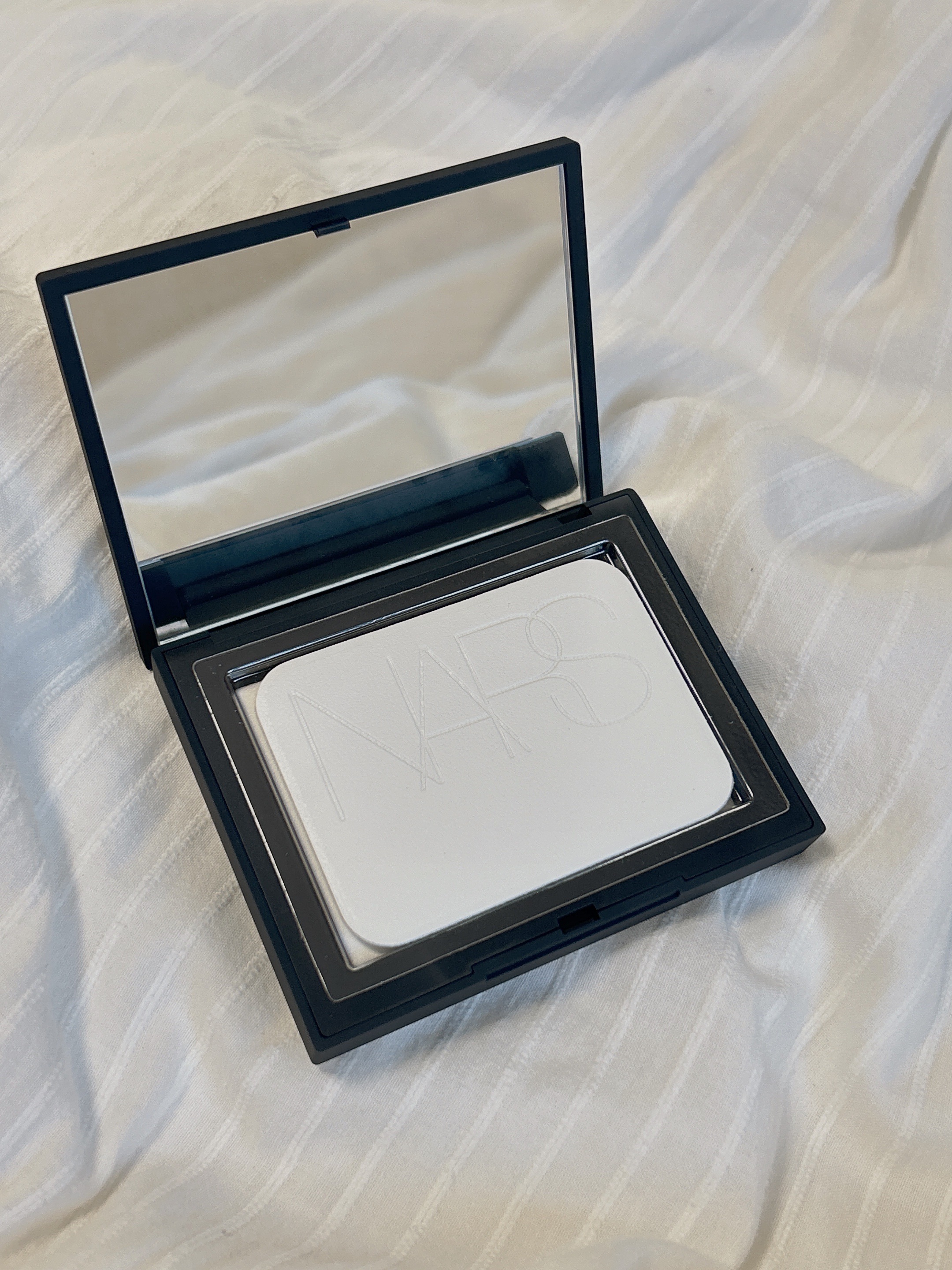 ライトリフレクティングセッティングパウダー　プレスト　N/NARS/プレストパウダーを使ったクチコミ（2枚目）