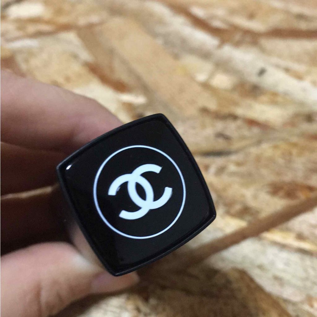 ルージュ アリュール ヴェルヴェット/CHANEL/口紅を使ったクチコミ(4枚目)